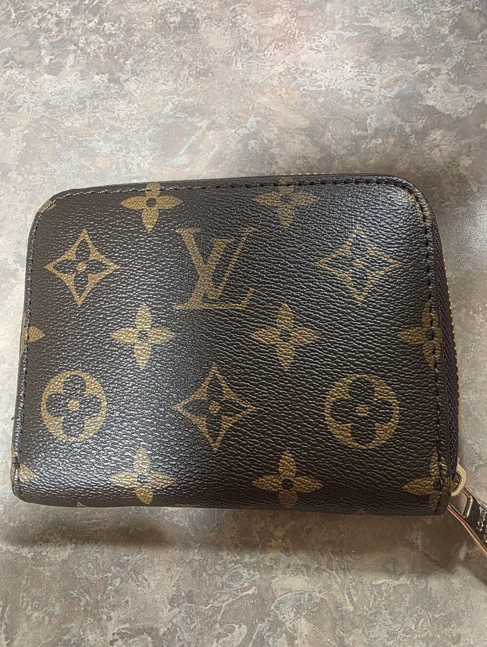 New MEN/WOMEN Compact Monogram Patttern Coated Zipped Card/Coin holder Wallet.